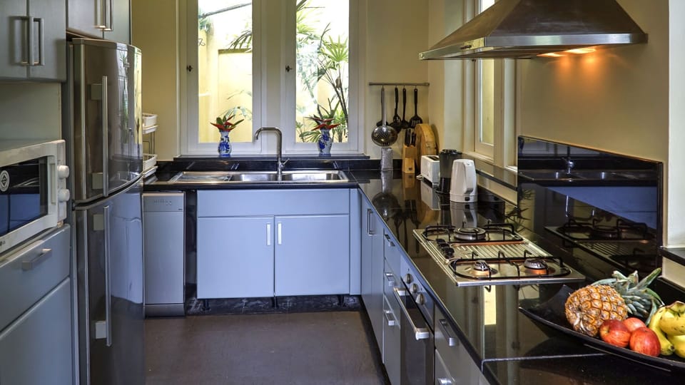 Fully fitted western style Kitchen 