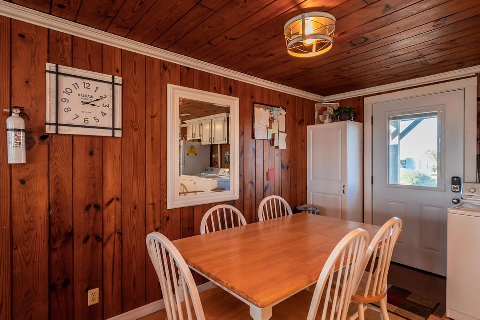 Dining Area - Northeast