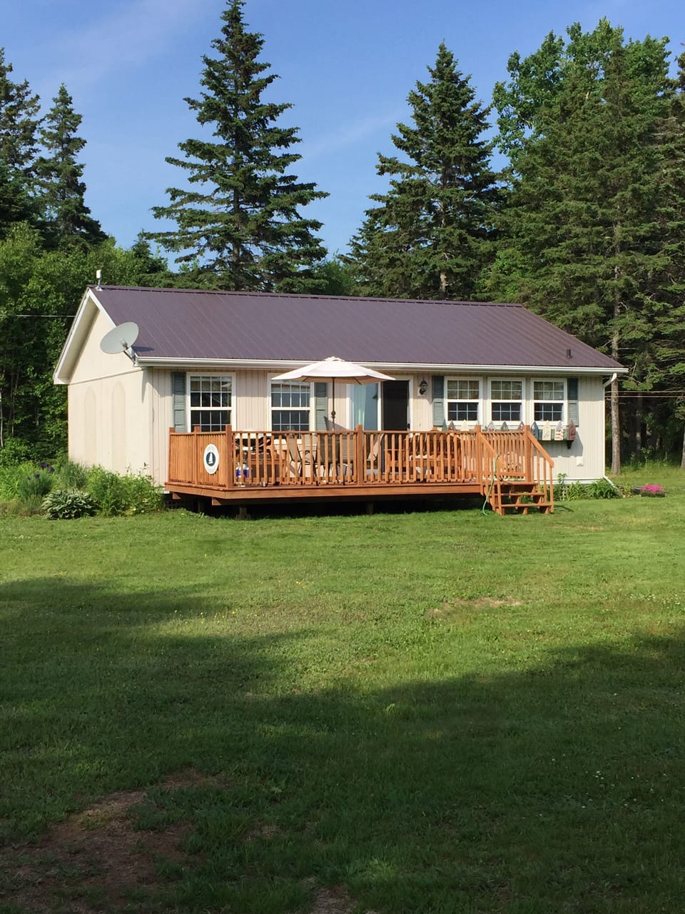 Starboard deck & front yard.