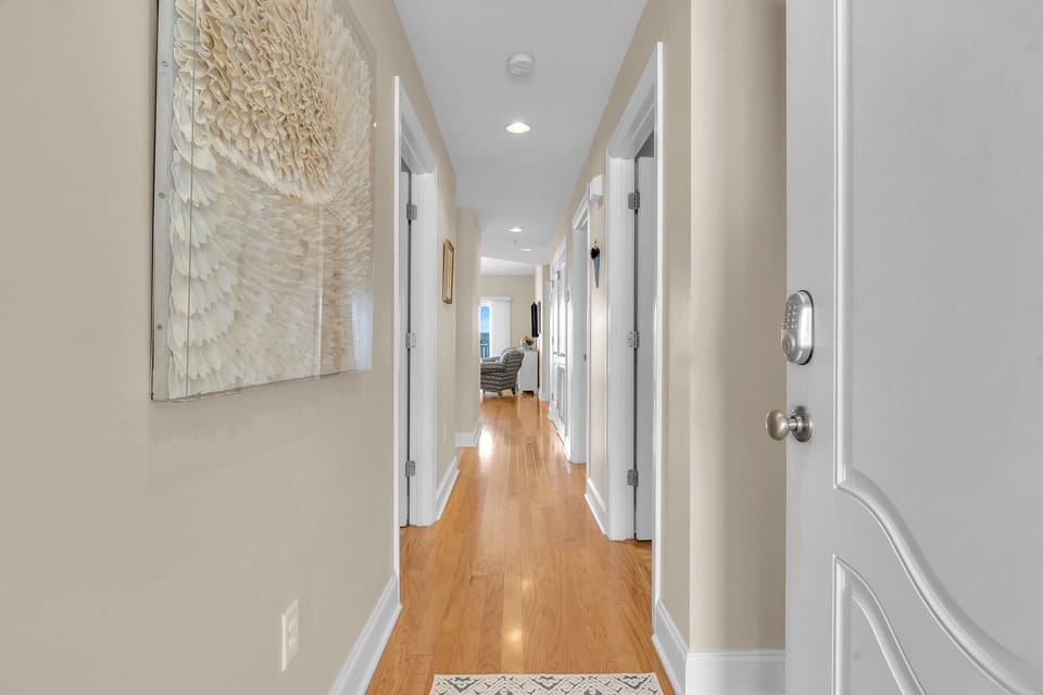 Hallway / Entrance