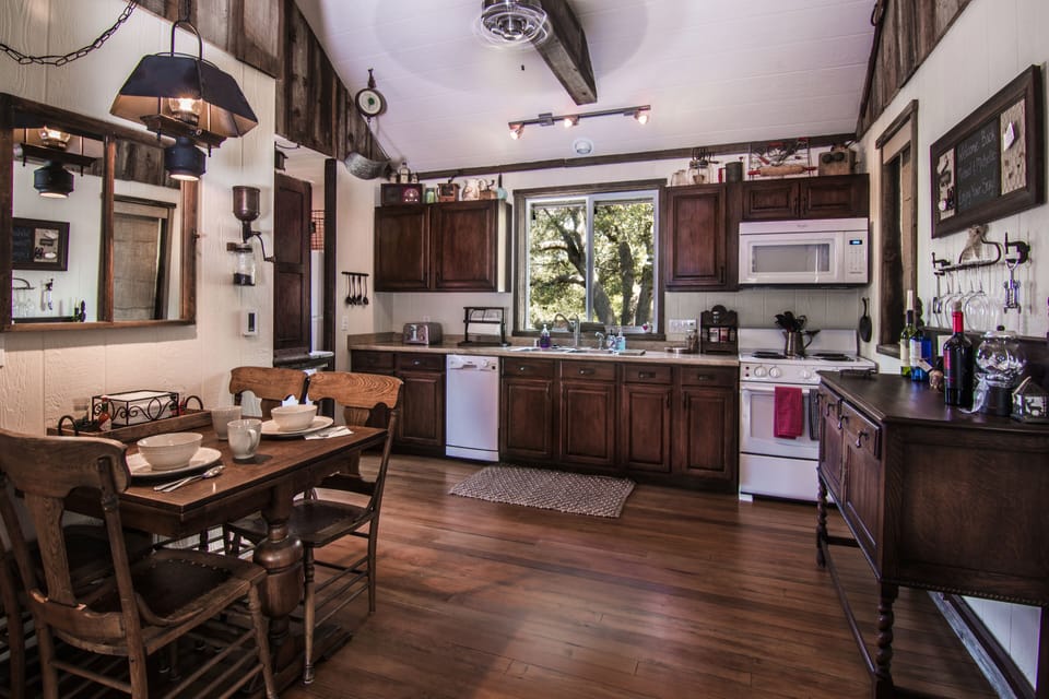 Spacious Kitchen 