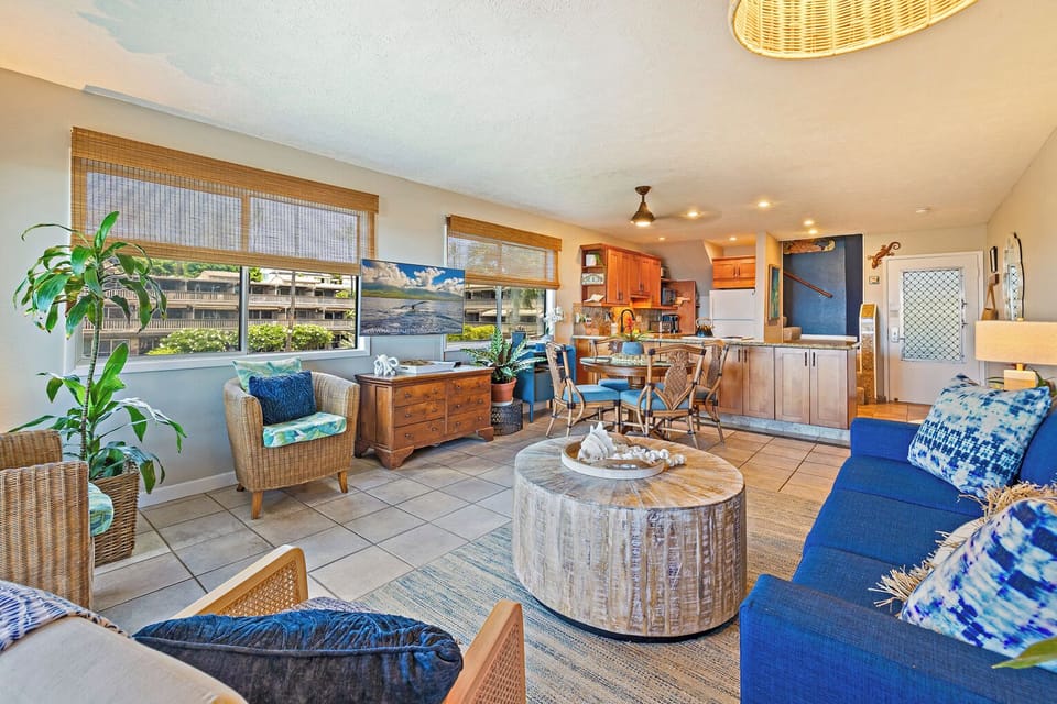 Living area in the Maui vacation rental
