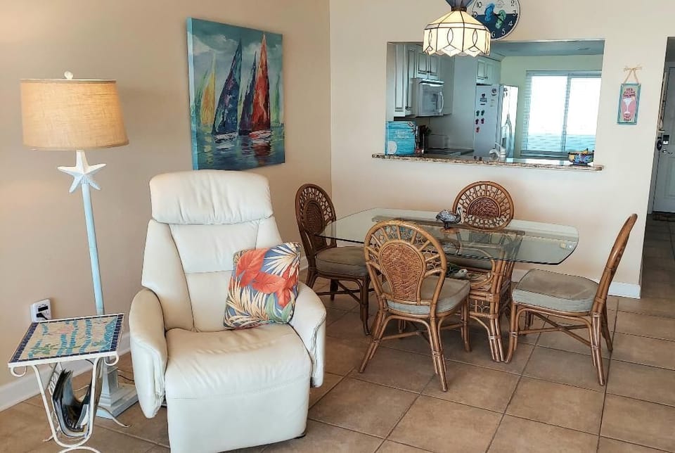 Dining Area and Fully Electric Recliner