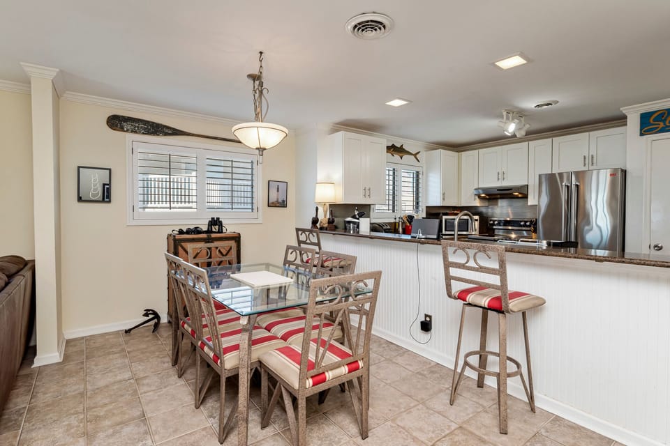 Dining Area - West