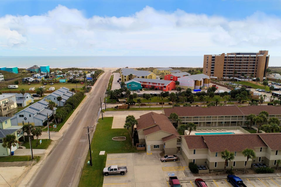 Outdoor - Aerial of Courtyard