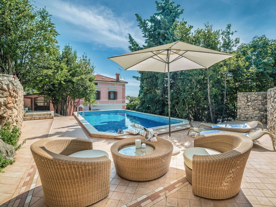 Property, Home, Real Estate, House, Patio, Furniture, Building, Swimming Pool, Estate, Tree