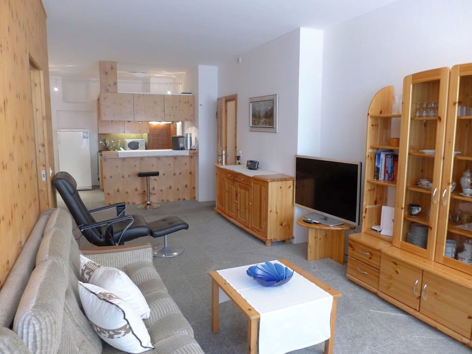 Room, Furniture, Property, Building, Interior Design, House, Living Room, Floor, Shelf, Cabinetry