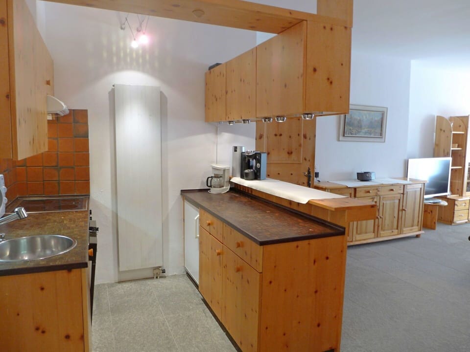 Room, Property, Furniture, Cabinetry, Building, Kitchen, House, Interior Design, Wood, Home