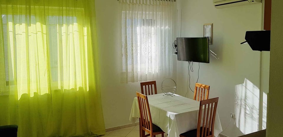 living/bedroom