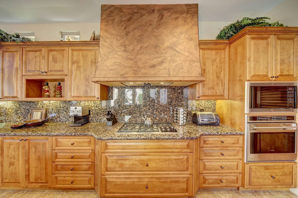 Oak cabinets and granite countertops