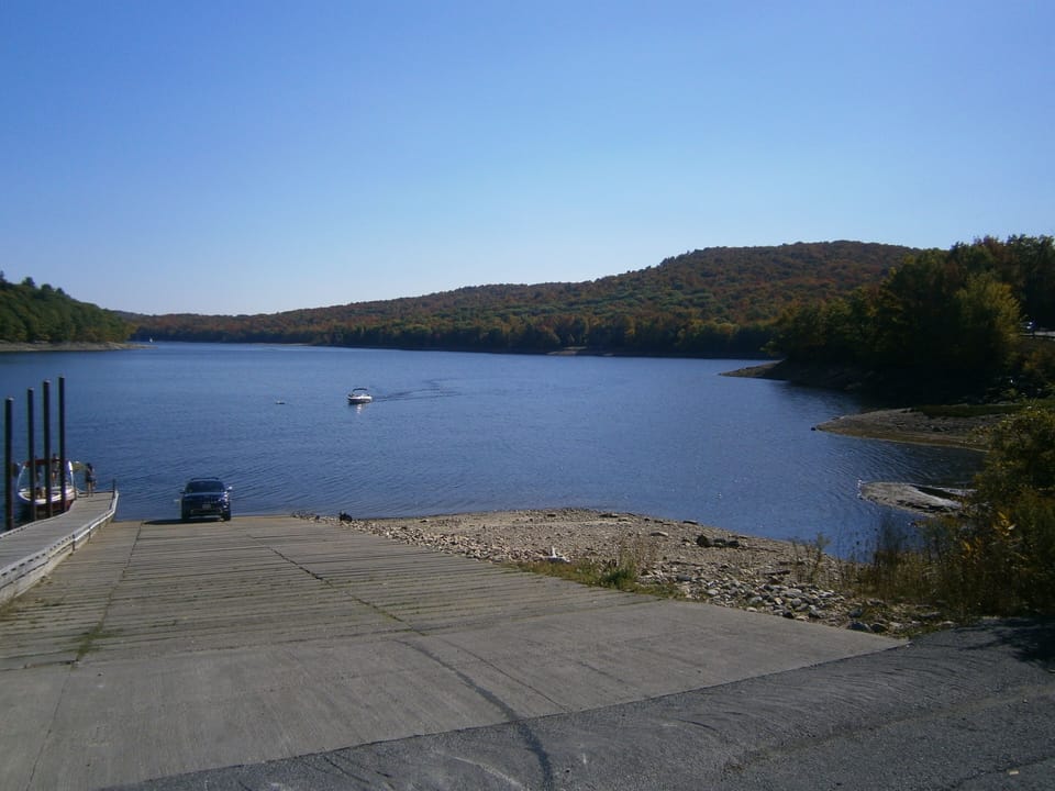 Lake Witingham just 3 miles away with free boat launch and parking