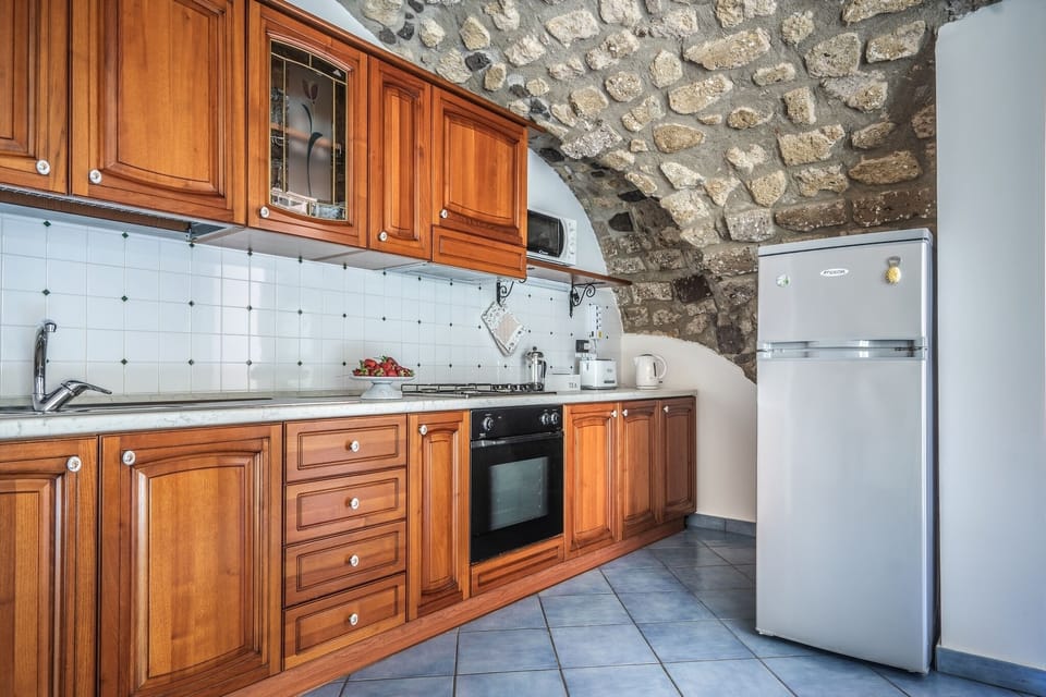 2 bedroom apartment by the seaside with air-con, wifi near Sorrento
