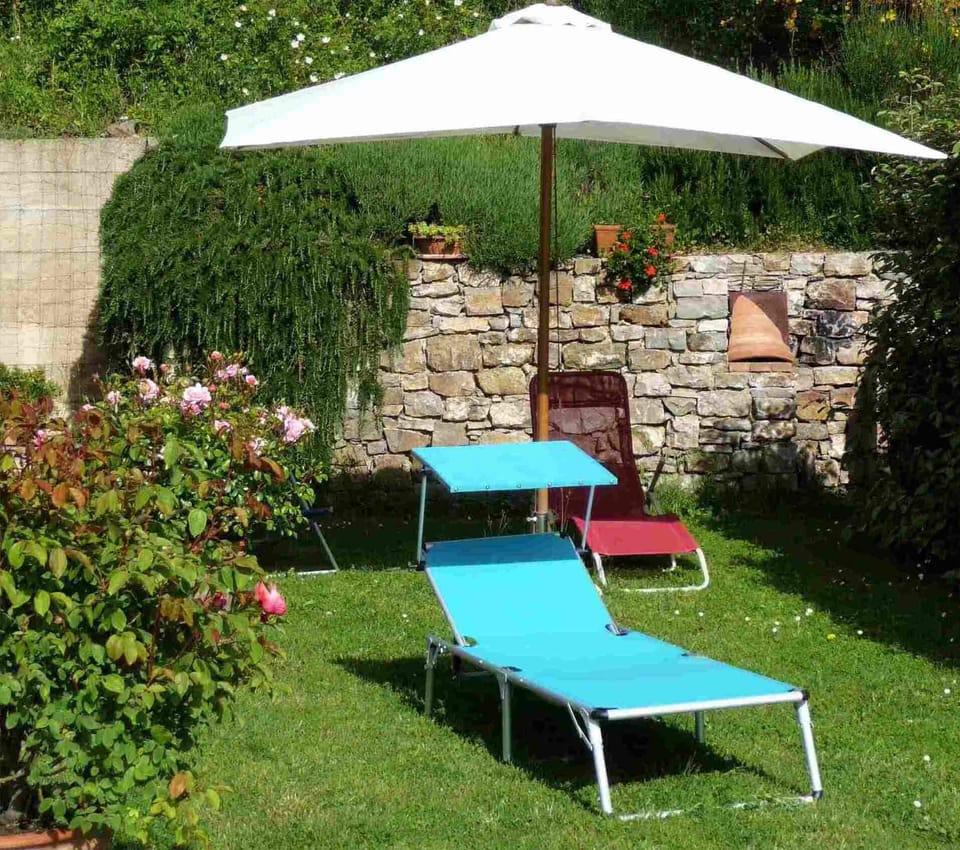 Capitorio, private garden (2)