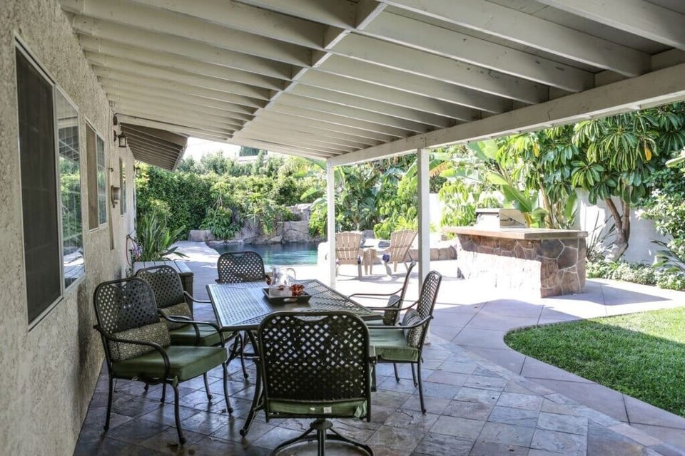 Spacious Outdoor Cover Patio Dining with Natural Gas Grill