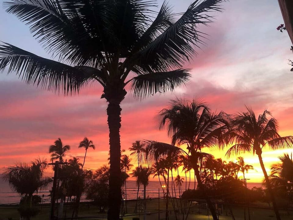 Gorgeous South Maui Sunset at Island Surf