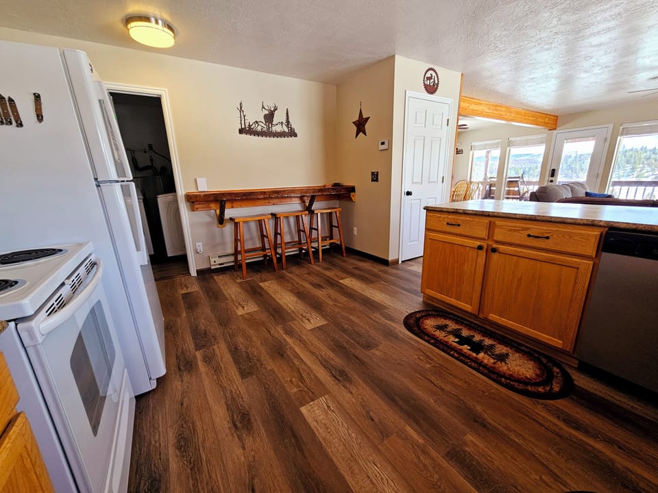 Breakfast bar in the kitchen