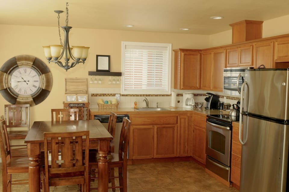 Kitchen/dining area. Full size appliances