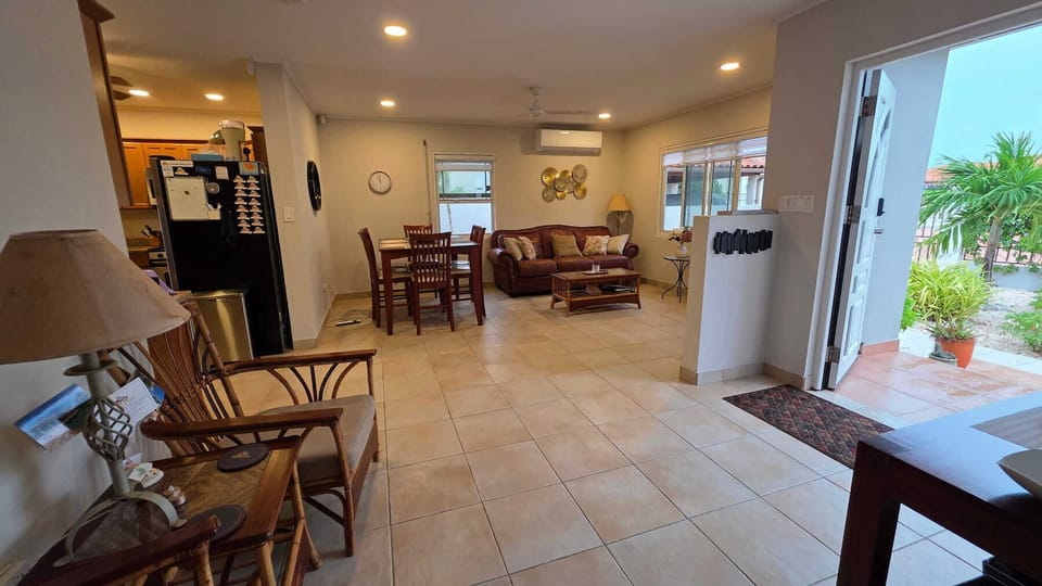 Indoor dining for 6 - but why??