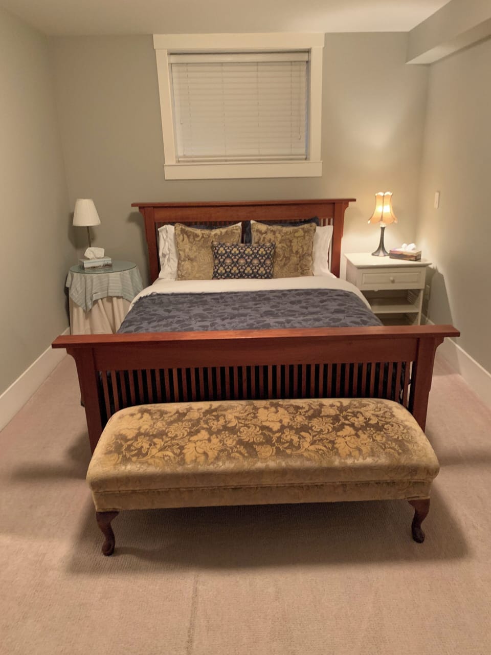 Queen size tempur-pedic mattress