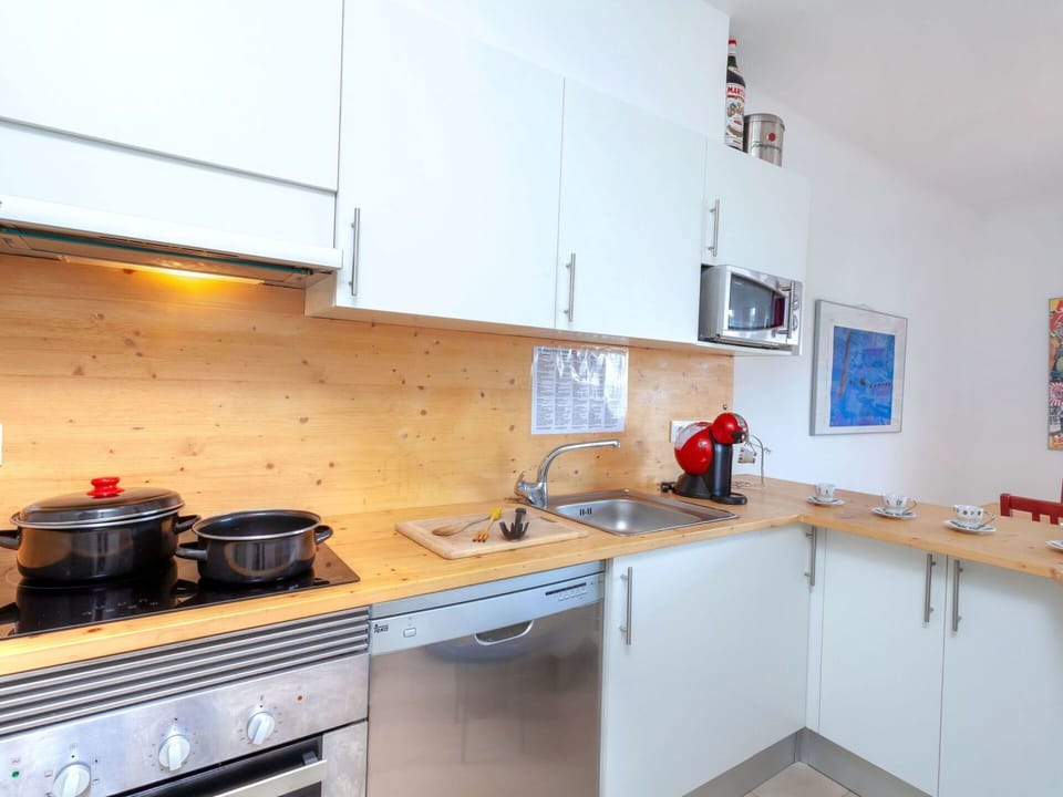 Property, Kitchen, Room, Countertop, Cabinetry, Furniture, House, Real Estate, Building, Interior Design