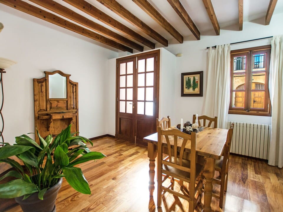 Property, Room, Ceiling, Building, Floor, Interior Design, House, Furniture, Beam, Real Estate
