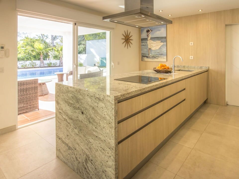 Countertop, Property, Room, Cabinetry, Tile, Floor, Furniture, Kitchen, Interior Design, Building