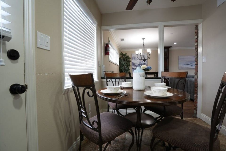 Breakfast Nook