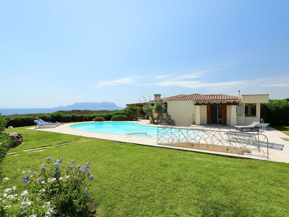 Property, House, Architecture, Grass, Real Estate, Building, Land Lot, Swimming Pool, Home, Villa