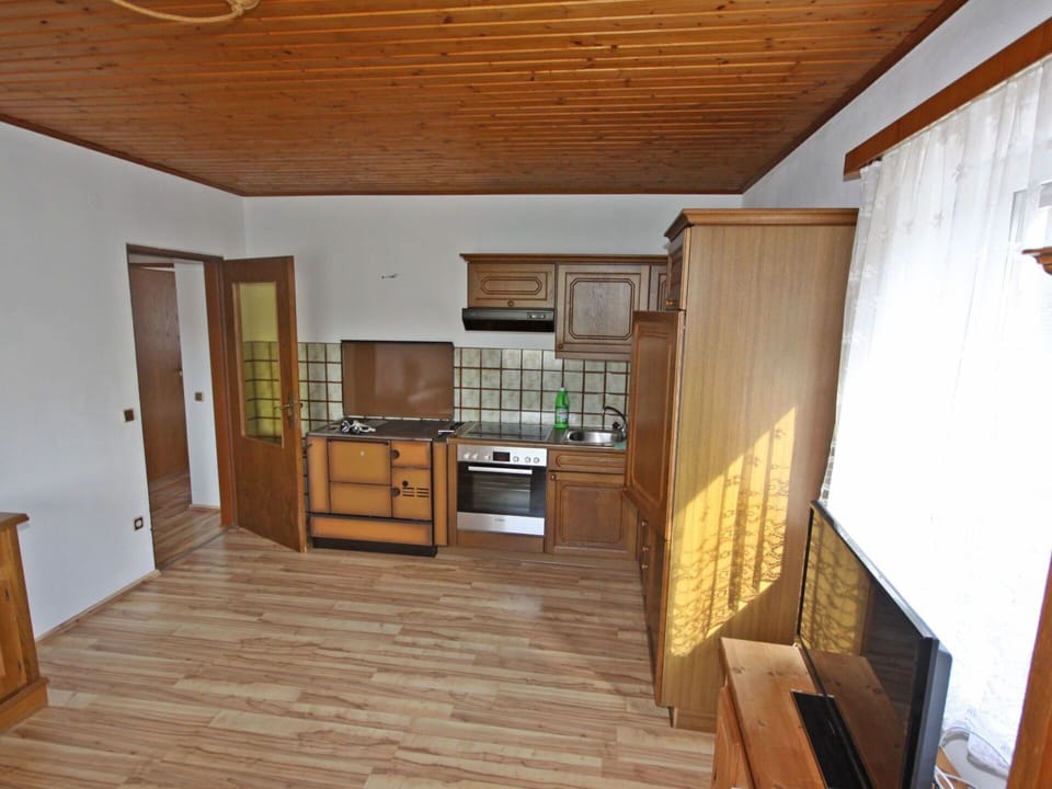 Property, Room, Building, Wood Flooring, Hardwood, Floor, House, Interior Design, Wood, Wood Stain