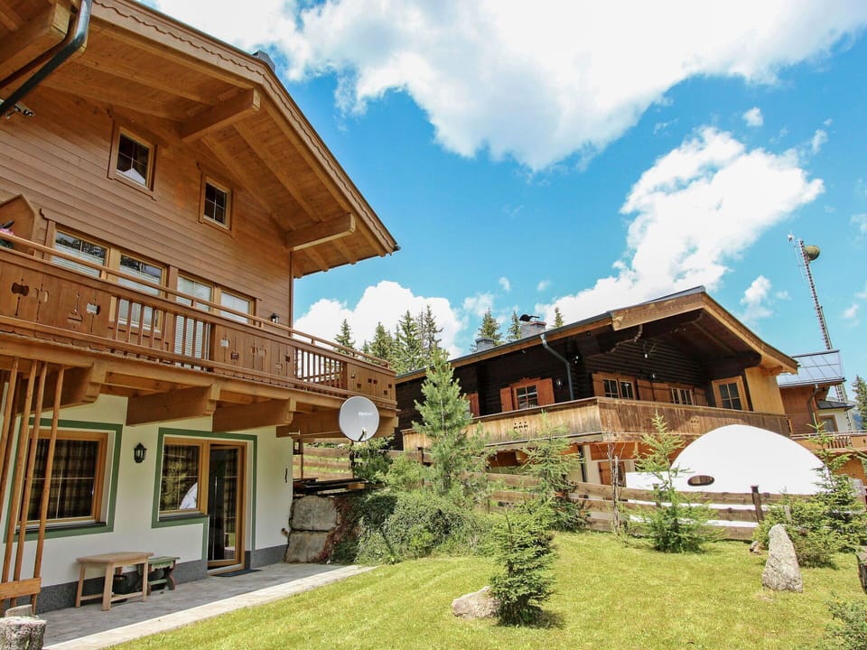 House, Property, Home, Building, Real Estate, Architecture, Sky, Estate, Roof, Residential Area