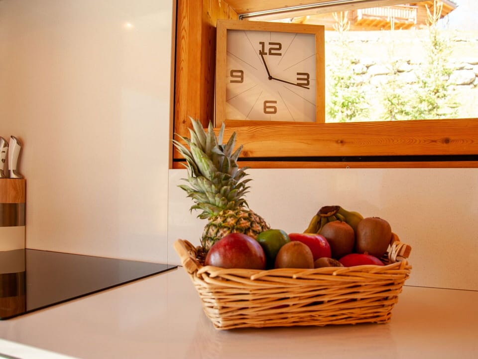 Food, Plant, Wood, Ingredient, Clock, Natural Foods, Fruit, Building