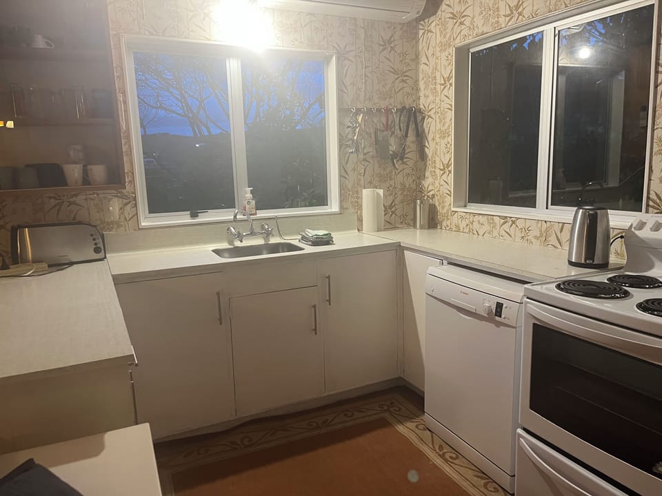 Full kitchen with Seaview