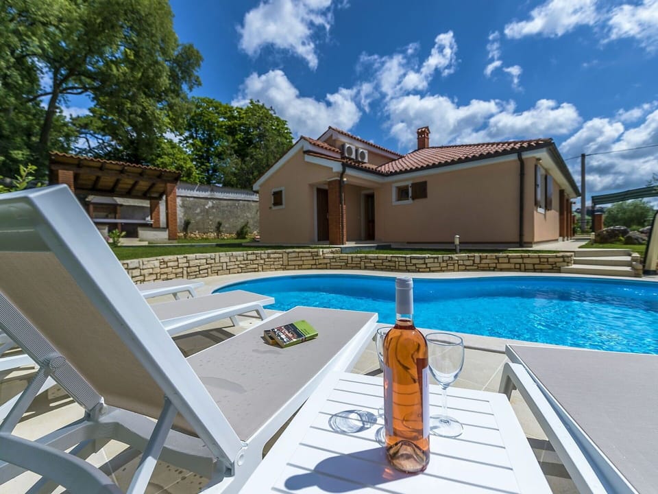 Swimming Pool, Resort, Outdoor Furniture, Home, Composite Material, Estate, Eco Hotel, Cottage, Farmhouse, Shade