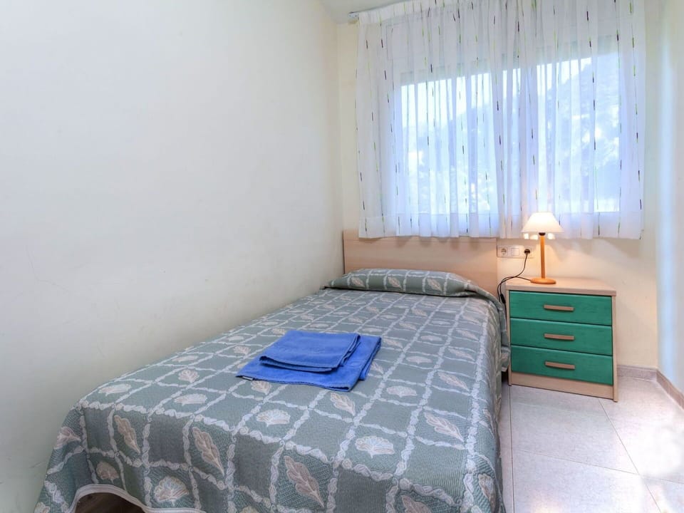 Bedroom, Bed, Room, Furniture, Property, Bed Sheet, Bed Frame, Wall, Bedding, Interior Design