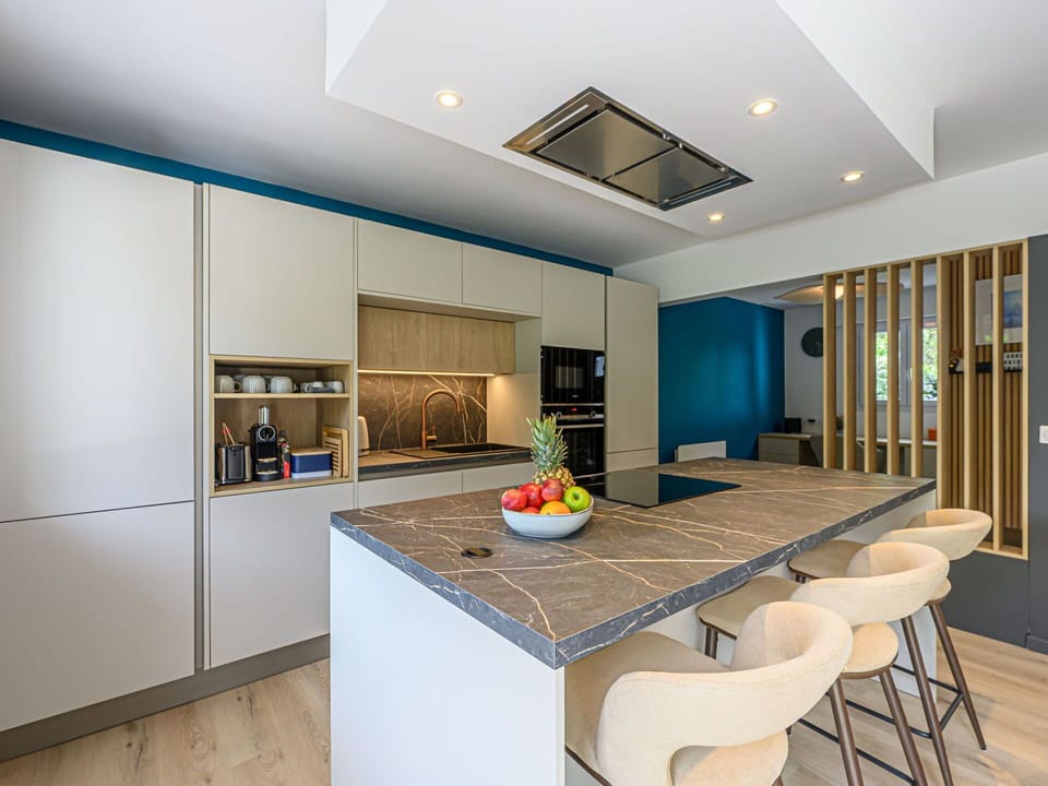 Interior Design, Kitchen, Furniture, Countertop, Flooring, Wood, Ceiling, Cabinetry, Kitchen Appliance, Floor
