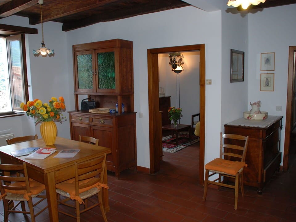 Room, Furniture, Property, Building, Dining Room, Floor, Interior Design, Table, Hardwood, House