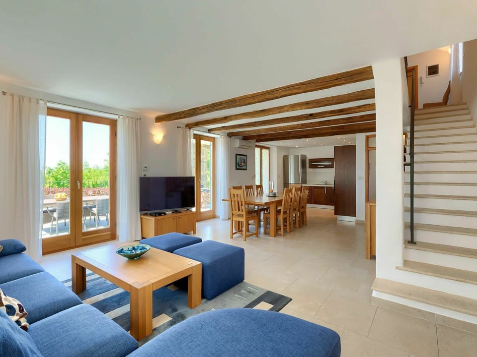 Table, Furniture, Building, Comfort, Window, Wood, Architecture, Lighting, Shade, Interior Design