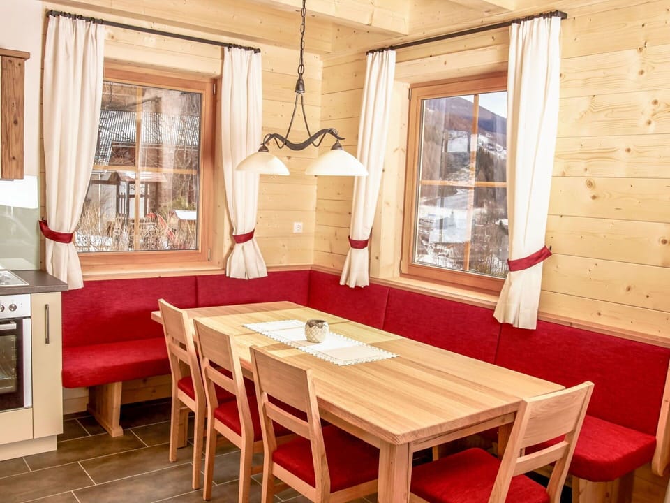 Room, Dining Room, Furniture, Property, Table, Interior Design, Building, House, Ceiling, Kitchen & Dining Room Table