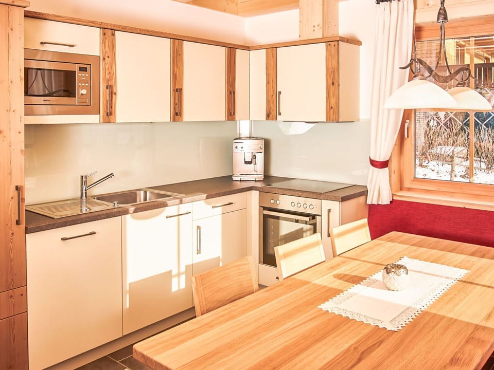 Countertop, Room, Kitchen, Property, Cabinetry, Furniture, Interior Design, Building, House, Floor