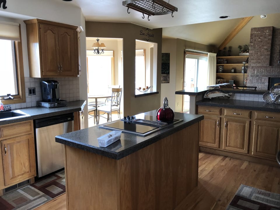 Kitchen/Breakfast Nook