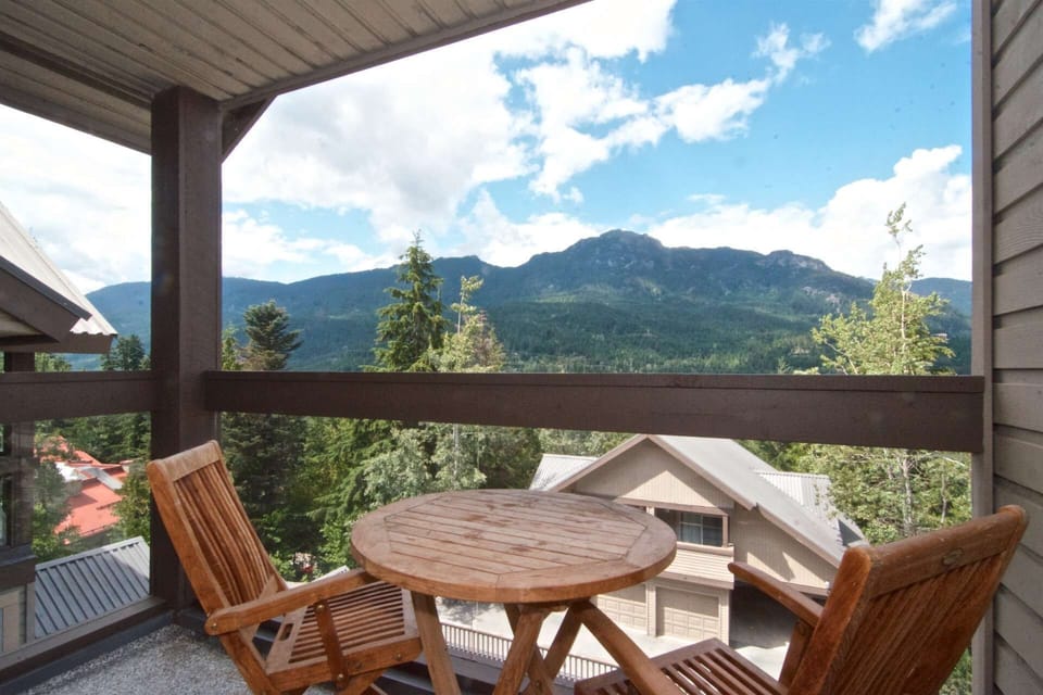 Deck off 2nd bedroom with Bunk beds