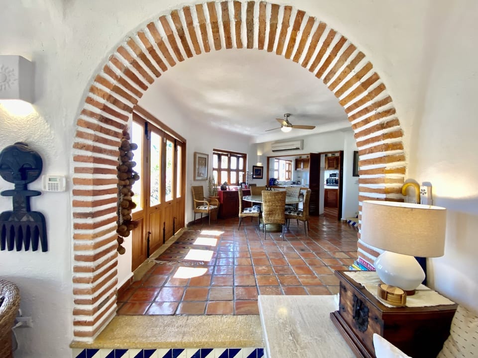 Looking into dining room from the living room