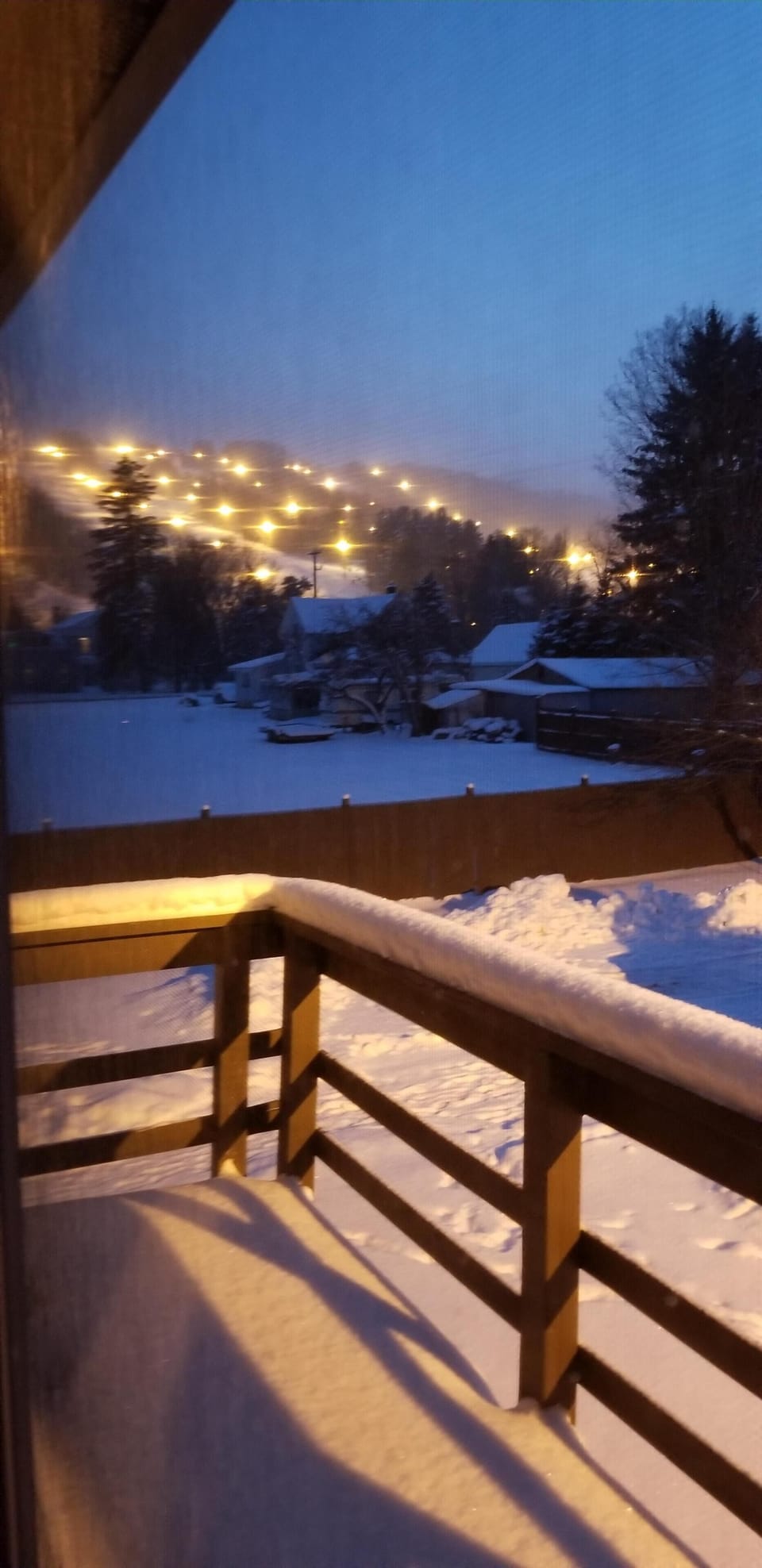 Can view the ski slopes from Deck
