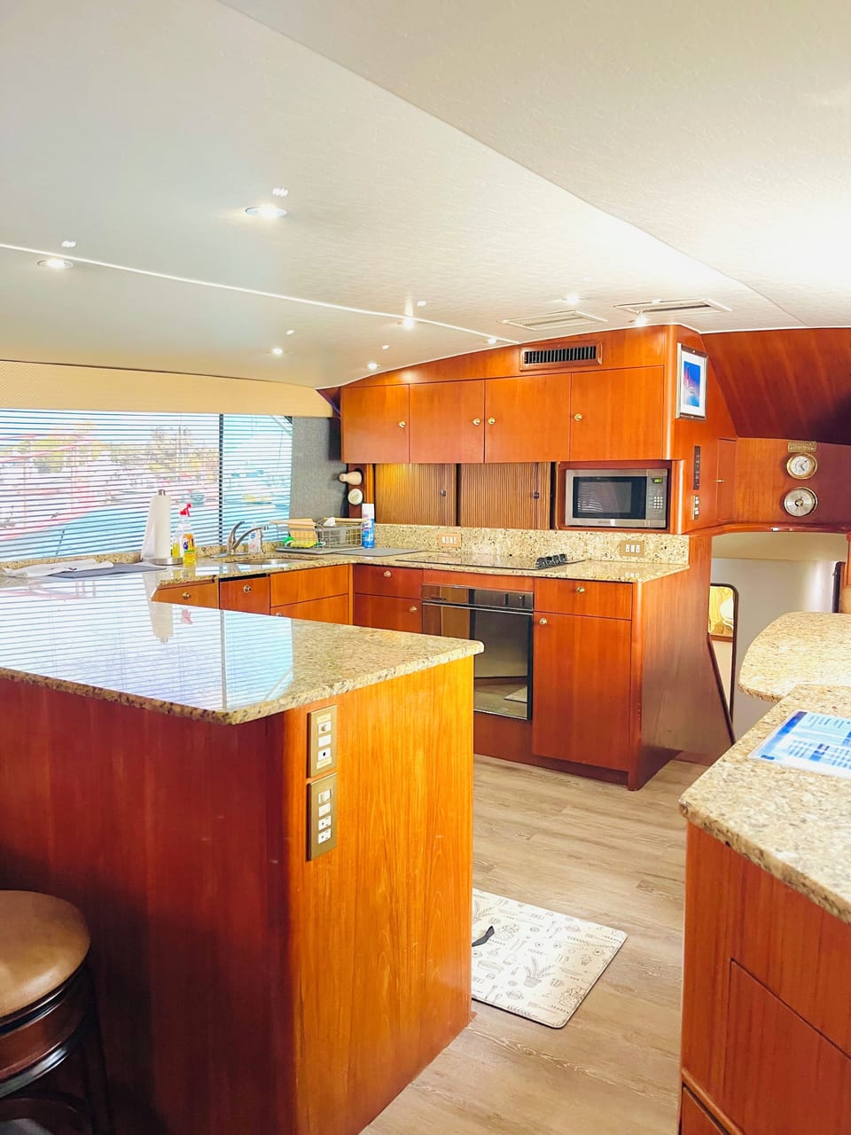 Large kitchen Galley