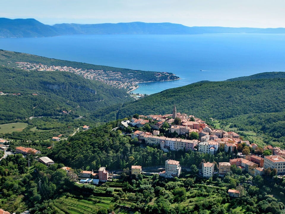 Sky, Water, Mountain, Nature, Azure, Natural Landscape, Highland, Vegetation, Biome, Coastal And Oceanic Landforms