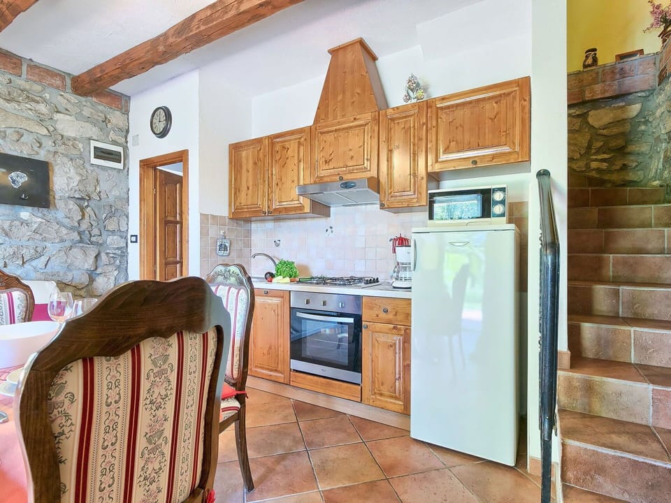 Property, Room, Building, Kitchen, Furniture, House, Floor, Countertop, Home, Interior Design