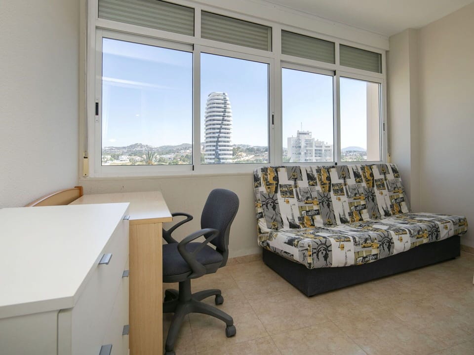 Building, Apartment, Condominium, Metropolitan Area, Commercial Building, Glass, Bedroom, Skyscraper, Balcony