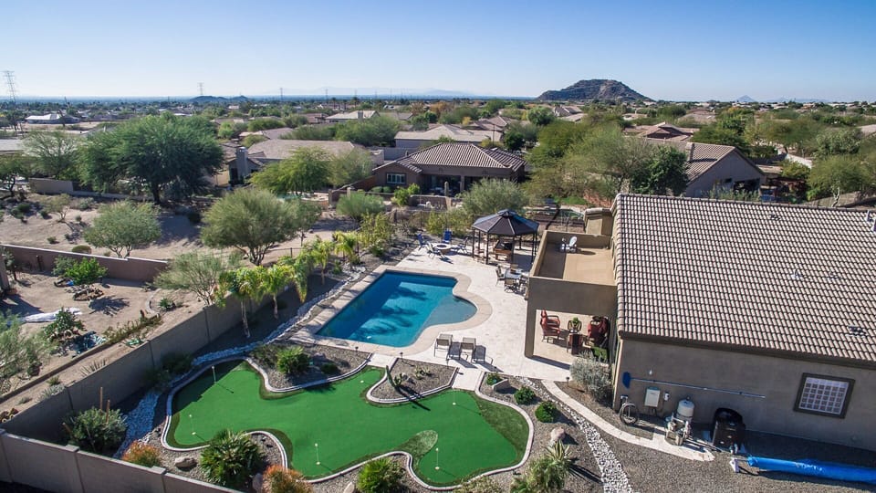 Large 32'x22' Heated Pool