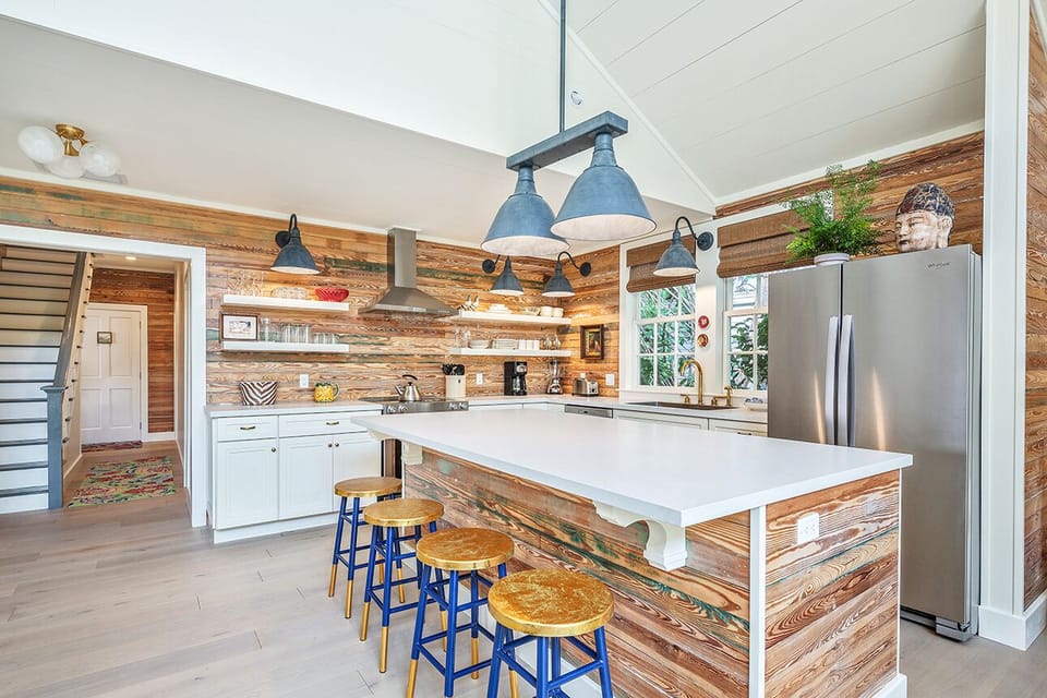 Oh, wow! This kitchen is simply the best. Everything you need.
