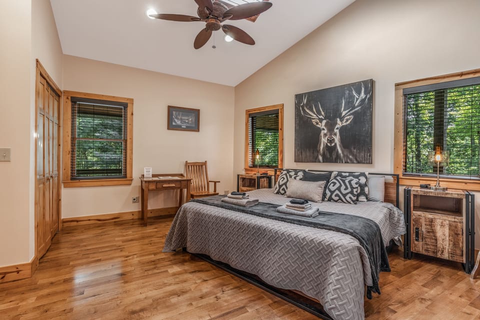Whitetail Bedroom 1 - Main Level